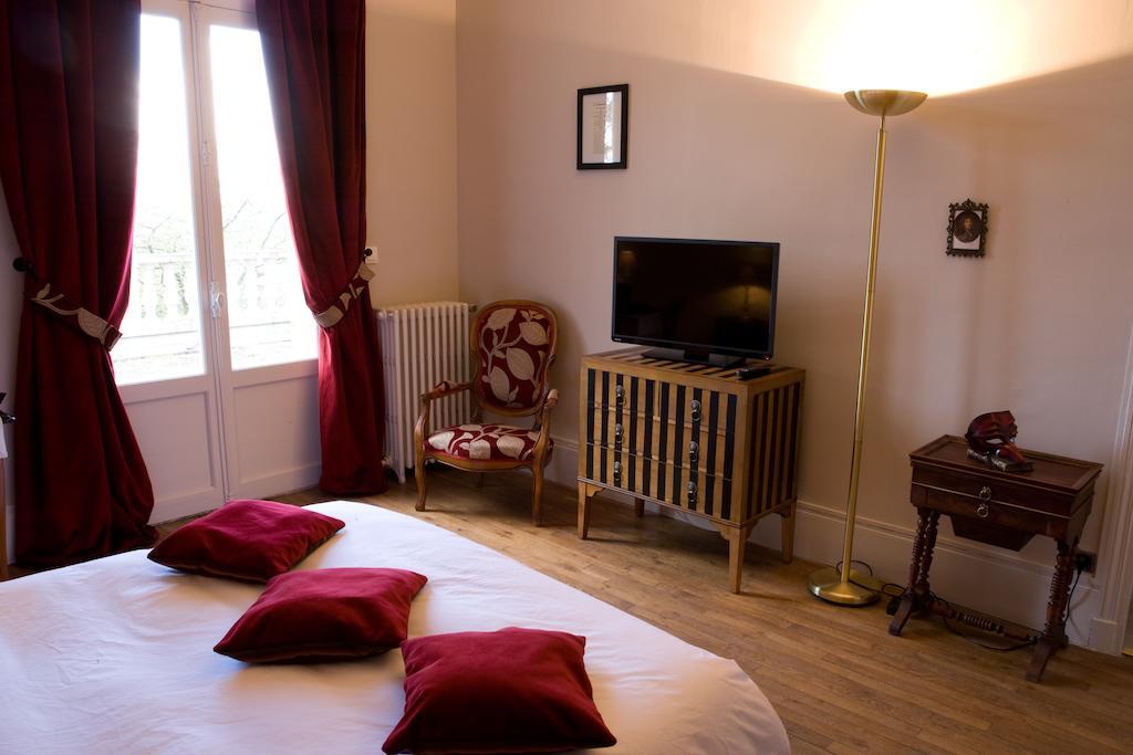 Bed and Breakfast Le Manoir De Crisolles Zimmer foto